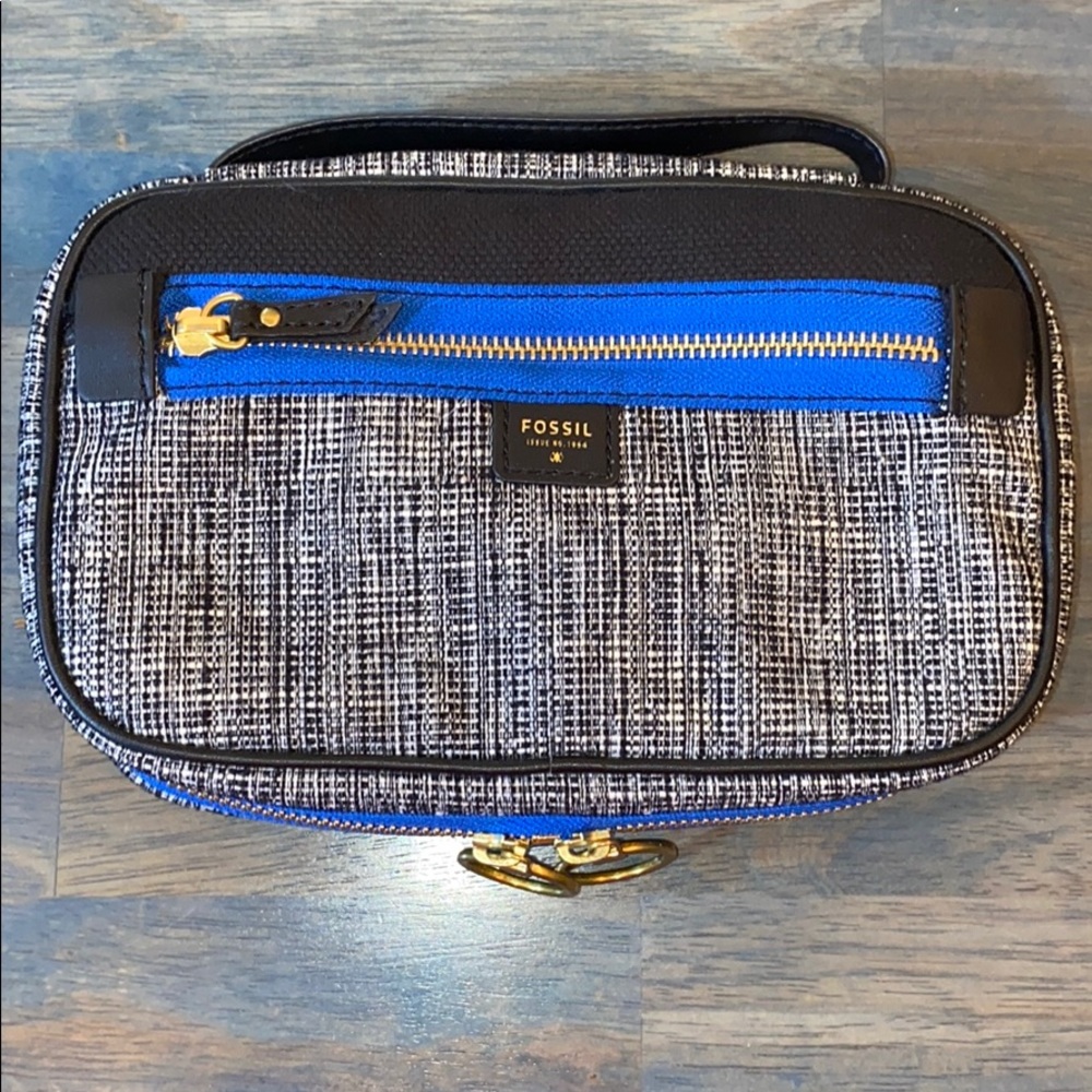 Fossil travel jewelry case
